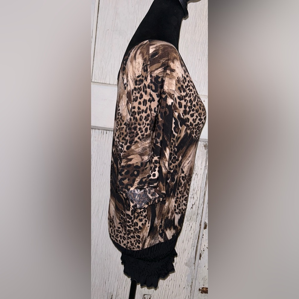 🐆🐆Boho Animal Print Short Sleeve Top🐆🐆 - Picture 4 of 6